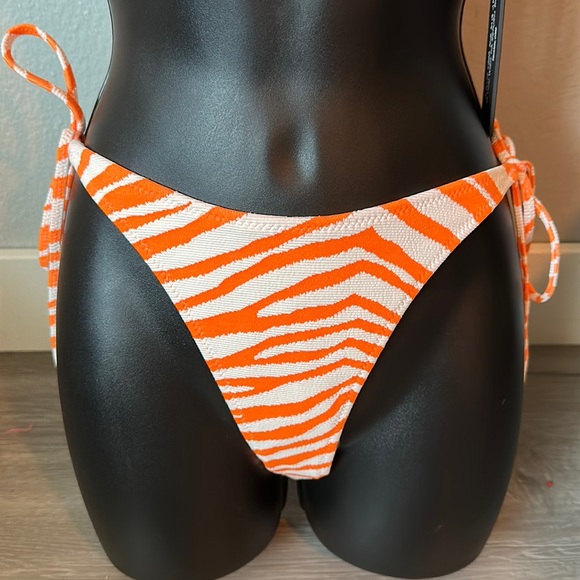Vinca zebra pop string swimsuit set. - Picture 6 of 15